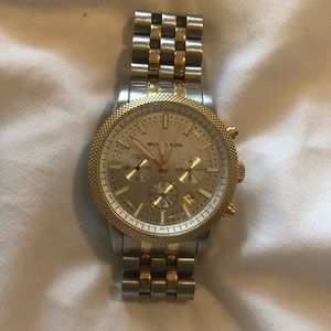 Men’s Michael Kors Watch | Perfect Holiday gift!!